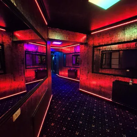 Boutique18plus - Adults Only Casa de hóspedes 3*