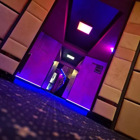 Boutique18plus - Adults Only Casa de hóspedes