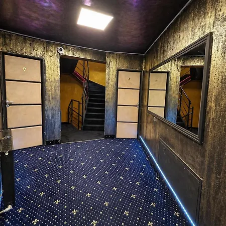 Boutique18plus - Adults Only 3* 那沃达利