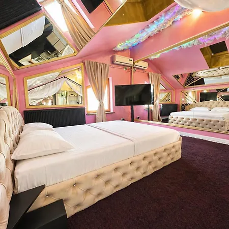 Boutique18plus - Adults Only 3* 那沃达利