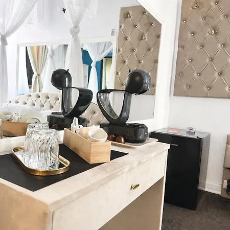 招待所 Boutique18plus - Adults Only 那沃达利