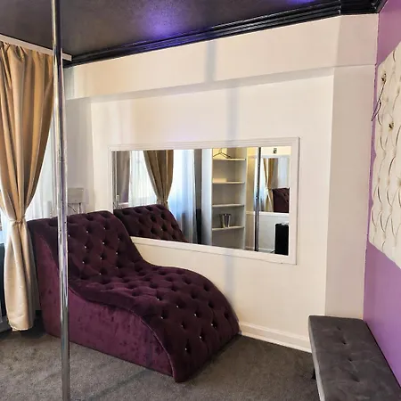 Boutique18plus - Adults Only 3*